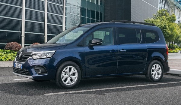 Renault Grand Kangoo стал заменой минивэнам Renault Grand Kangoo стал заменой минивэнам