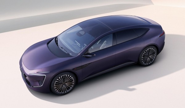 В Германии дебютировал необычный седан Avatr 12 В Германии дебютировал необычный седан Avatr 12