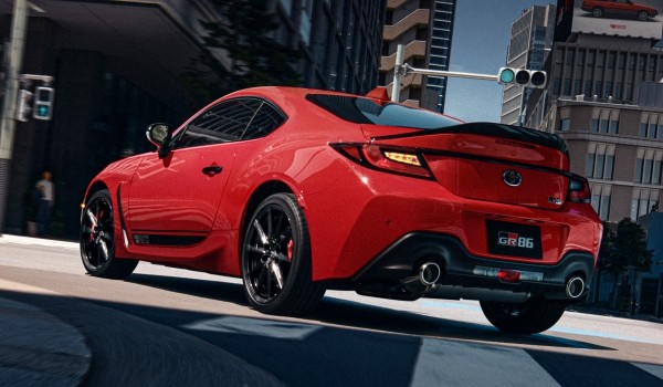 Toyota GR86 к юбилею, Subaru BRZ с приставкой STI Sport Toyota GR86 к юбилею, Subaru BRZ с приставкой STI Sport