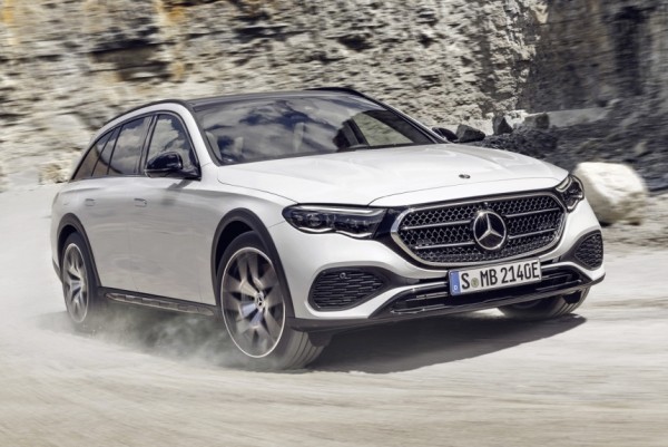 Mercedes на выставке IAA: внедорожный E-класс и два анонса Mercedes на выставке IAA: внедорожный E-класс и два анонса