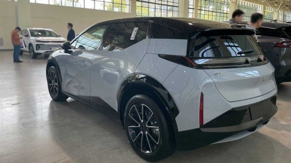 В Узбекистане показали электрокроссовер Zeekr X В Узбекистане показали электрокроссовер Zeekr X