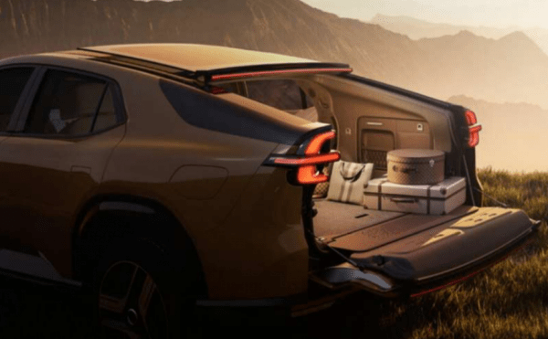 Changan презентовал кроссовер-трансформер Changan презентовал кроссовер-трансформер