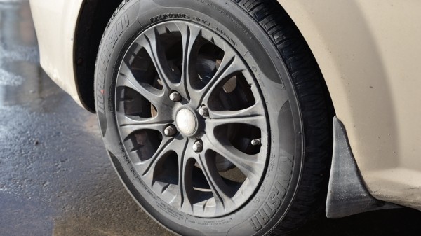 В МВД рассказали, можно ли использовать шины-липучки летом В МВД рассказали, можно ли использовать шины-липучки летом