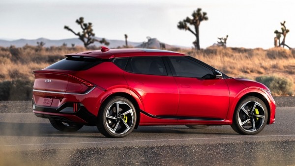 В РФ начали ввозить лучший автомобиль на планете В РФ начали ввозить лучший автомобиль на планете