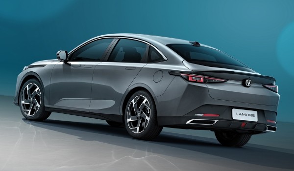 На российский рынок выходит седан Changan Lamore На российский рынок выходит седан Changan Lamore