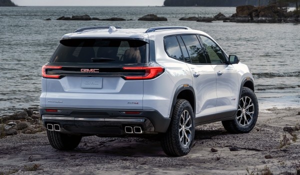 Кроссовер GMC Acadia перешел в третье поколение Кроссовер GMC Acadia перешел в третье поколение