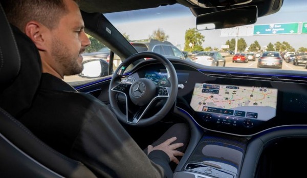 Mercedes сертифицировал автопилот третьего уровня в США Mercedes сертифицировал автопилот третьего уровня в США