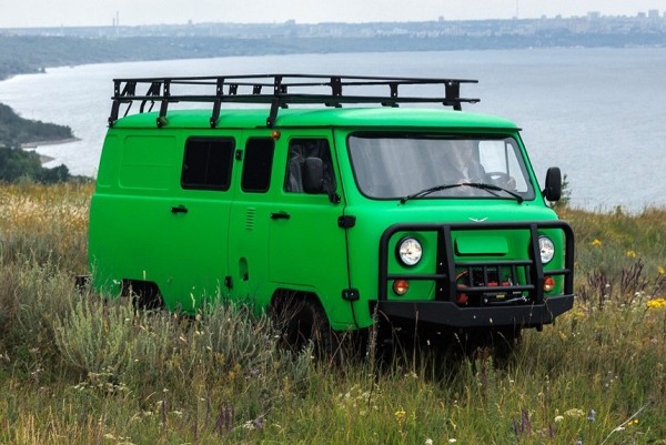 УАЗ выпустил юбилейную «буханку» за 1,6 млн рублей УАЗ выпустил юбилейную «буханку» за 1,6 млн рублей