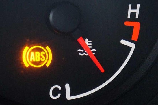 Эксперт Рузанов рассказал, почему в России больше не будет автомашин без ABS Эксперт Рузанов рассказал, почему в России больше не будет автомашин без ABS