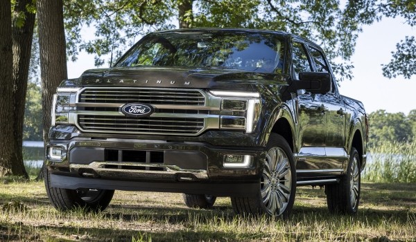 Рестайлинговый Ford F-150: налет ретро и меньше груза Рестайлинговый Ford F-150: налет ретро и меньше груза