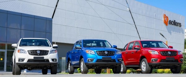 Глава Минпромторга провел тест-драйв нового пикапа Sollers ST-6 владивостокской сборки Глава Минпромторга провел тест-драйв нового пикапа Sollers ST-6 владивостокской сборки