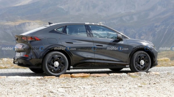 На тестах замечен новый электрический кроссовер Volkswagen На тестах замечен новый электрический кроссовер Volkswagen