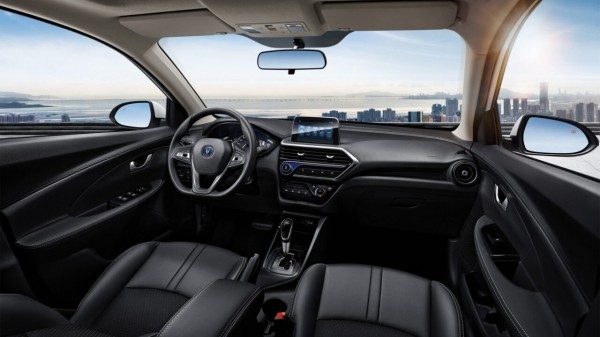 Седан Changan Alsvin подорожал в России на 100 тыс. рублей в базовой комплектации 