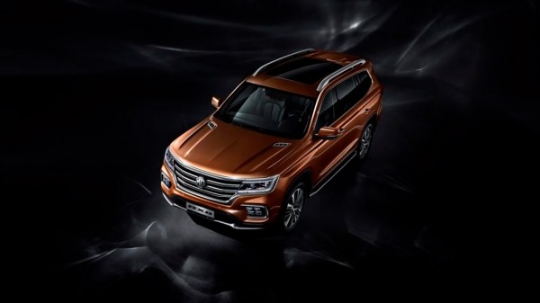 В Россию привезли рамный семиместный внедорожник MG RX8