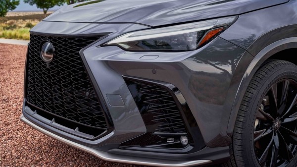 В РФ начали ввозить один из самых надежных кроссоверов в мире В РФ начали ввозить один из самых надежных кроссоверов в мире