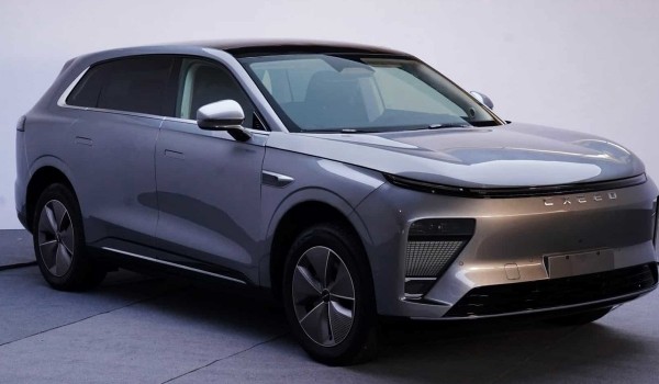 Дайджест дня: большой Hongqi, Porsche с «механикой» и другие события индустрии Дайджест дня: большой Hongqi, Porsche с «механикой» и другие события индустрии