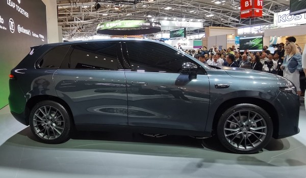 Кроссовер Leapmotor C10 впервые показал салон Кроссовер Leapmotor C10 впервые показал салон