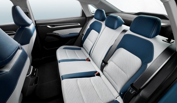 На российский рынок выходит седан Geely Emgrand