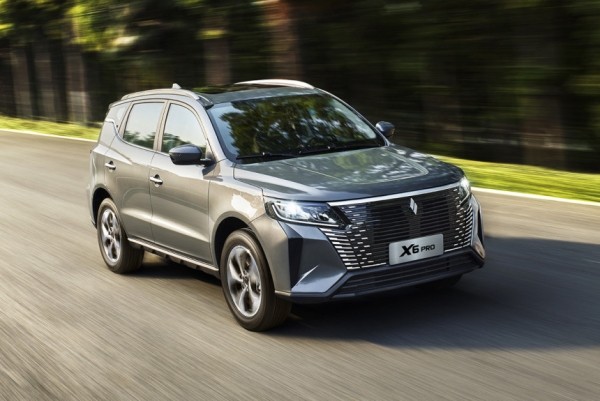 В Россию приехали седан Livan S6 Pro и кроссовер Livan X6 Pro В Россию приехали седан Livan S6 Pro и кроссовер Livan X6 Pro