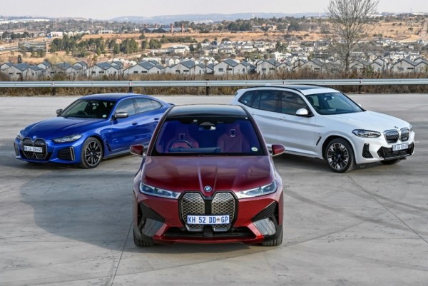 BMW и Mercedes опубликовали статистику третьего квартала BMW и Mercedes опубликовали статистику третьего квартала