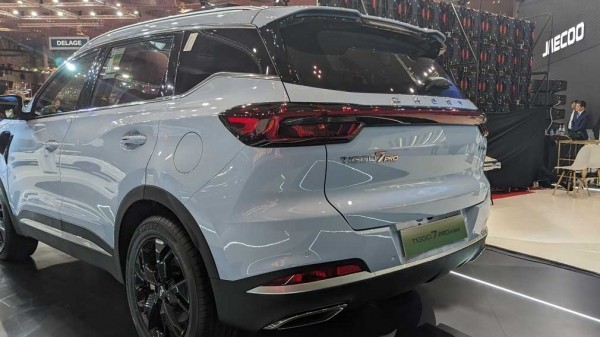 Обновленный гибридный кроссовер Chery Tiggo 7 pro hybrid представлен на автосалоне в Катаре