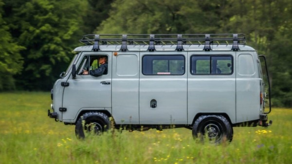 Автопортал Quto: УАЗ «Буханку» 2023 года по уровню локализации приравняли к иномаркам