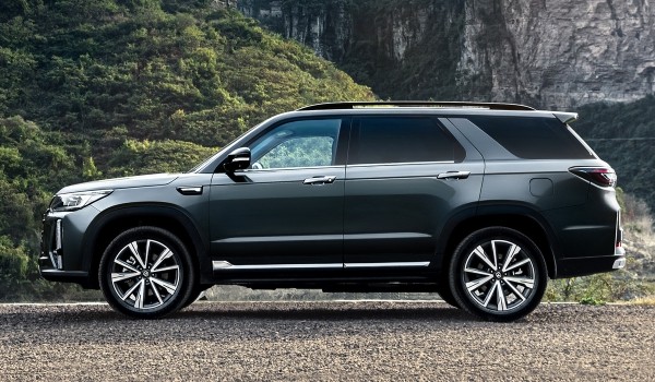 В России появился обновленный кроссовер Changan CS95