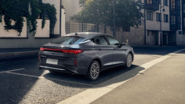 Названа цена нового «Москвича 6» 