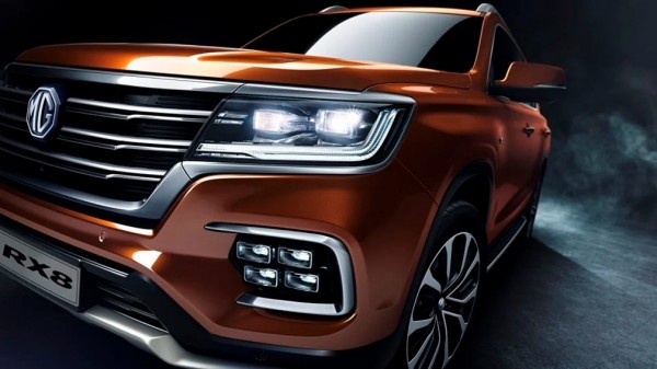 В Россию привезли рамный семиместный внедорожник MG RX8