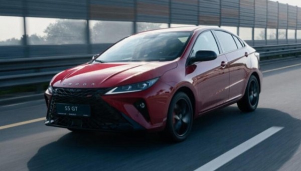 Электрический кроссовер Omoda E5 заметили на дорогах