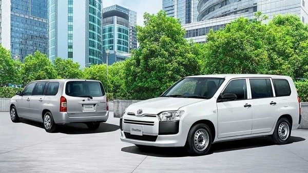 Японский универсал Toyota Probox начал продаваться в автосалонах России по цене LADA Granta Японский универсал Toyota Probox начал продаваться в автосалонах России по цене LADA Granta