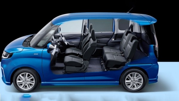 На российском рынке начал продавать японский минивэн Suzuki Solio по стоимости Lada Granta На российском рынке начал продавать японский минивэн Suzuki Solio по стоимости Lada Granta