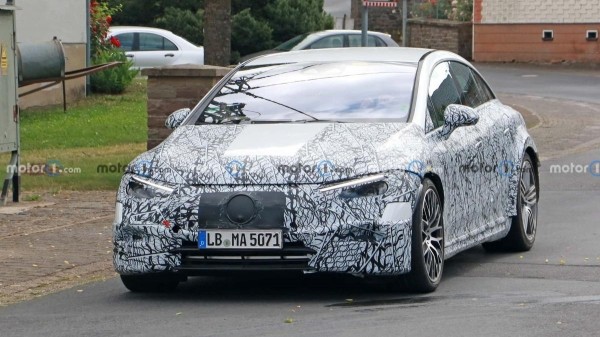 На тестах замечен прототип электрического Mercedes-AMG GT4 