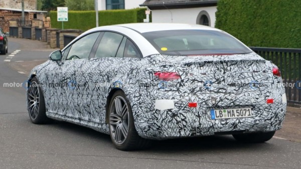 На тестах замечен прототип электрического Mercedes-AMG GT4 