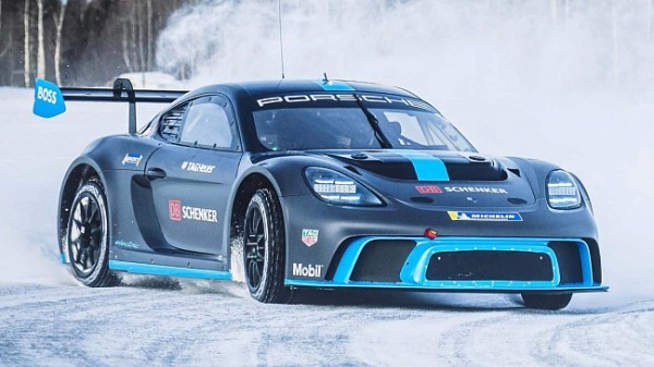 На тестах замечена обновленная версия Porsche 911 GTS На тестах замечена обновленная версия Porsche 911 GTS