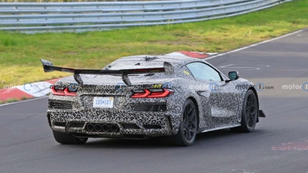 Прототип 850-сильного спорткара Corvette ZR1 замечен на трассе Нюрбургринг