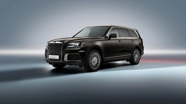 Путин прилетел в Китай со своим лимузином Aurus Senat Путин прилетел в Китай со своим лимузином Aurus Senat