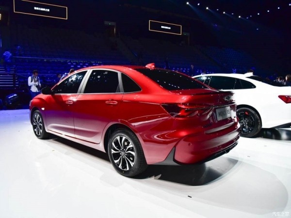 Седаны Chevrolet Monza из КНР подорожали в России более чем на 300 тыс. рублей