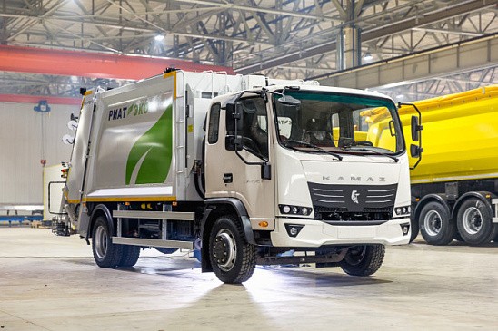 В России представили полностью отечественный мусоровоз-гибрид В России представили полностью отечественный мусоровоз-гибрид