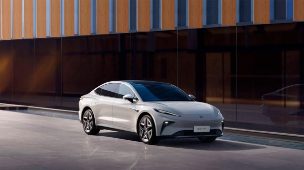 В России стартовали продажи новый лифтбэка Rising F7 из КНР стоимостью в 6 млн рублей В России стартовали продажи новый лифтбэка Rising F7 из КНР стоимостью в 6 млн рублей