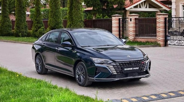 В России ждут начала продаж 1088-сильного внедорожника Dongfeng M-Hero В России ждут начала продаж 1088-сильного внедорожника Dongfeng M-Hero