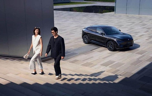 Внешние пиксельные экраны Avatr 11 и 12 выглядят круто, но будут ли они полезны? Внешние пиксельные экраны Avatr 11 и 12 выглядят круто, но будут ли они полезны?