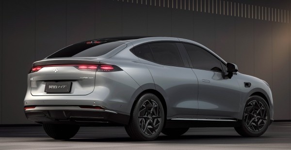 Подготовлен кроссовер Aion Hyper HT с крыльями чайки Подготовлен кроссовер Aion Hyper HT с крыльями чайки