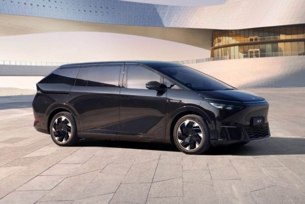 Xpeng X9 стал первым минивэном марки Xpeng X9 стал первым минивэном марки