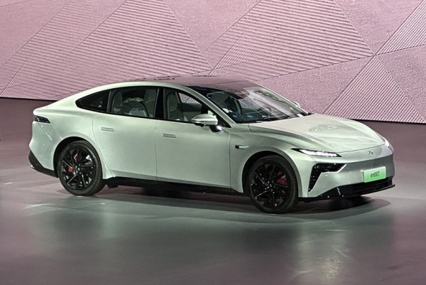 Седан eπ 007 открыл новый суббренд корпорации Dongfeng