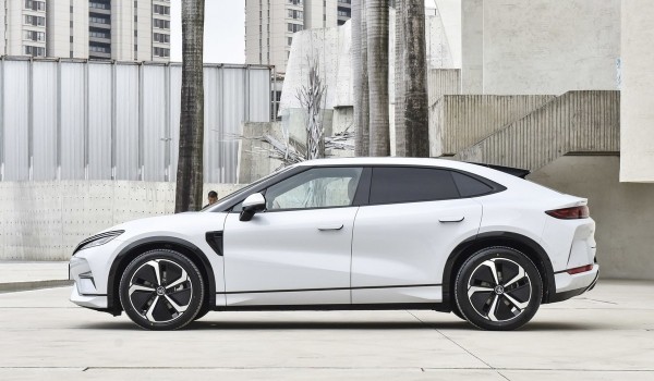 Серийный BYD Song L: показаны все версии Серийный BYD Song L: показаны все версии