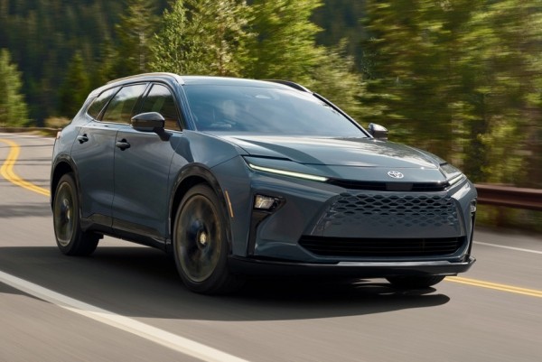 Кроссовер Toyota Crown Signia: четвертая модель в гамме Кроссовер Toyota Crown Signia: четвертая модель в гамме