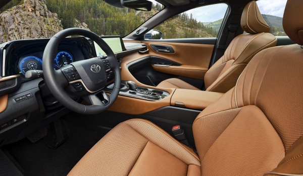 Кроссовер Toyota Crown Signia: четвертая модель в гамме Кроссовер Toyota Crown Signia: четвертая модель в гамме