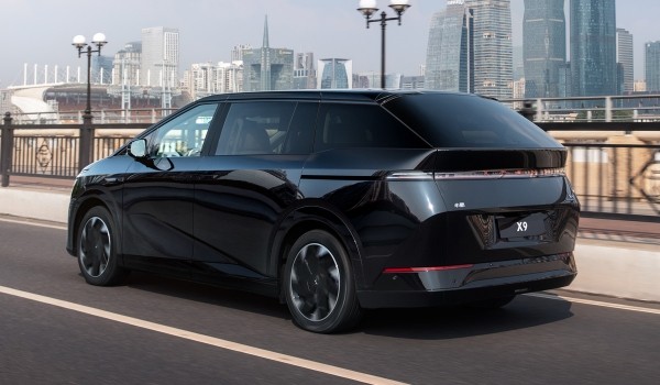 Xpeng X9 стал первым минивэном марки Xpeng X9 стал первым минивэном марки