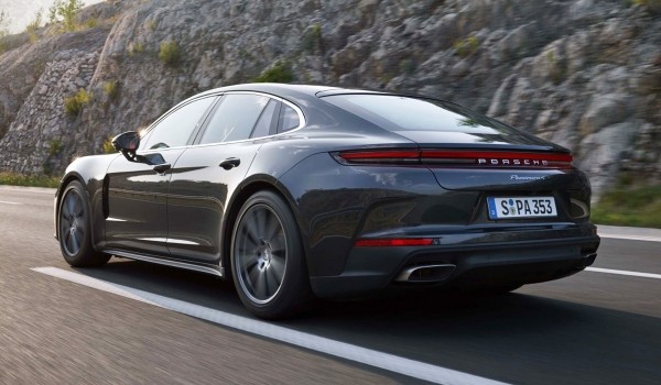 Представлен лифтбек Porsche Panamera третьего поколения Представлен лифтбек Porsche Panamera третьего поколения